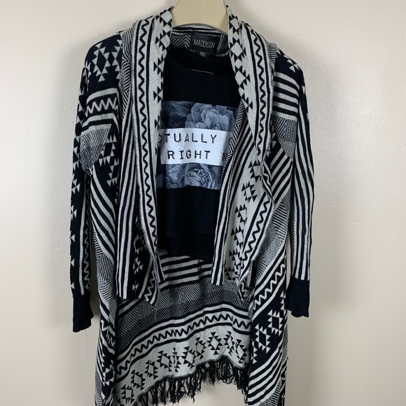 Maddison Sweater Boho Long Cardigan Tribal Aztec - Picture 2 of 7